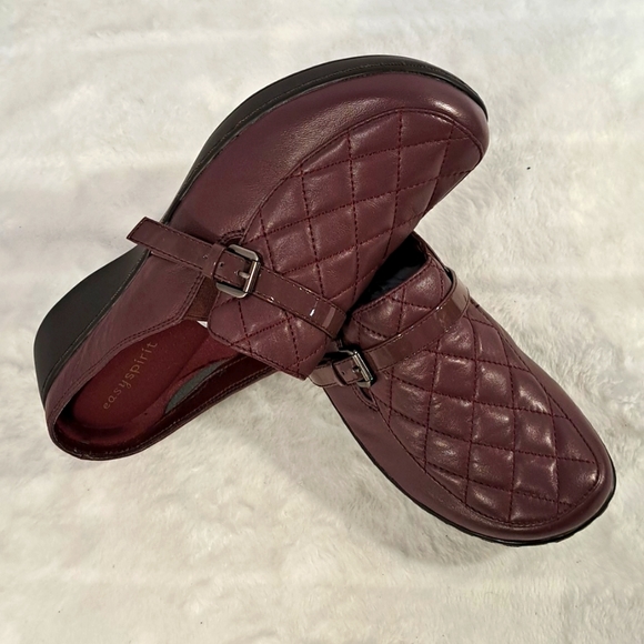 Easy Spirit Shoes - Picture 3 of 7